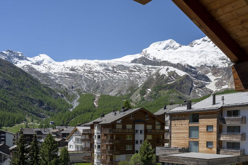 Wellnesshotel Schweizerhof Saas-Fee Bagian luar foto